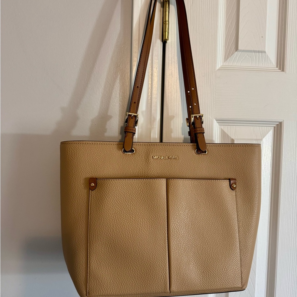 Michael Kors Beige Leather Tote